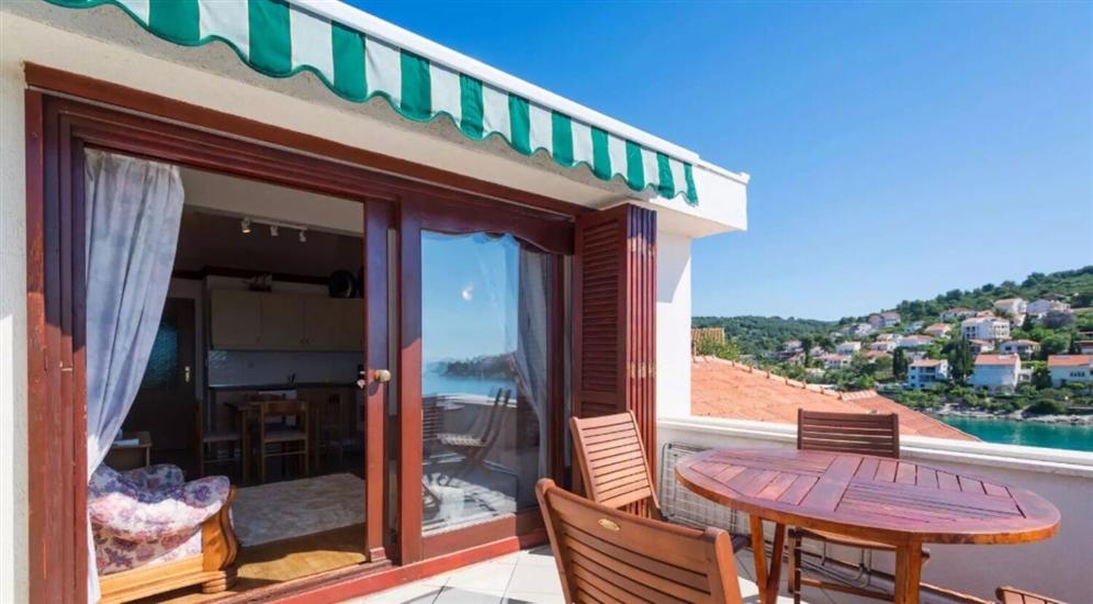 House K1, for 17 persons