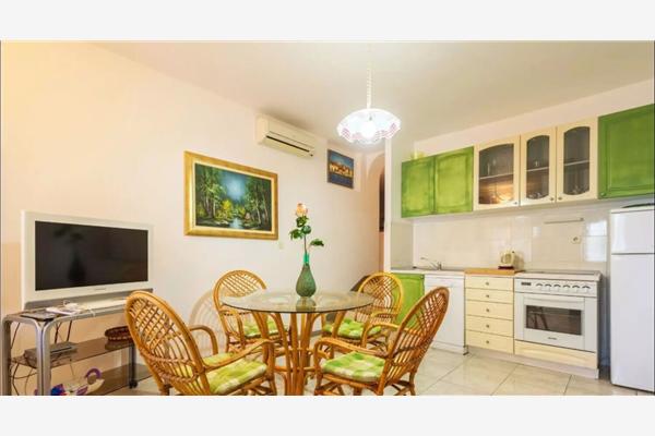 House K1, for 17 persons