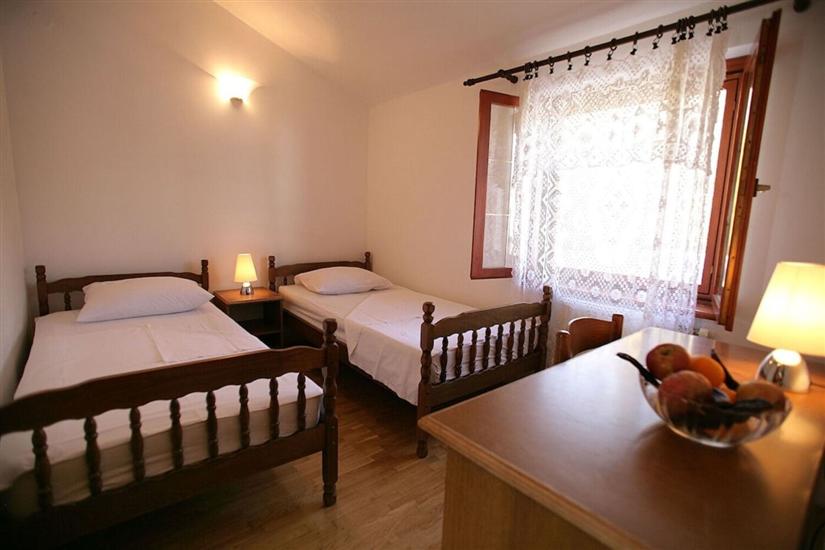 House K1, for 17 persons