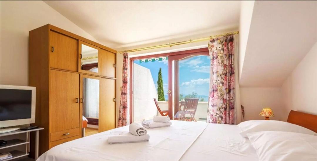 House K1, for 17 persons