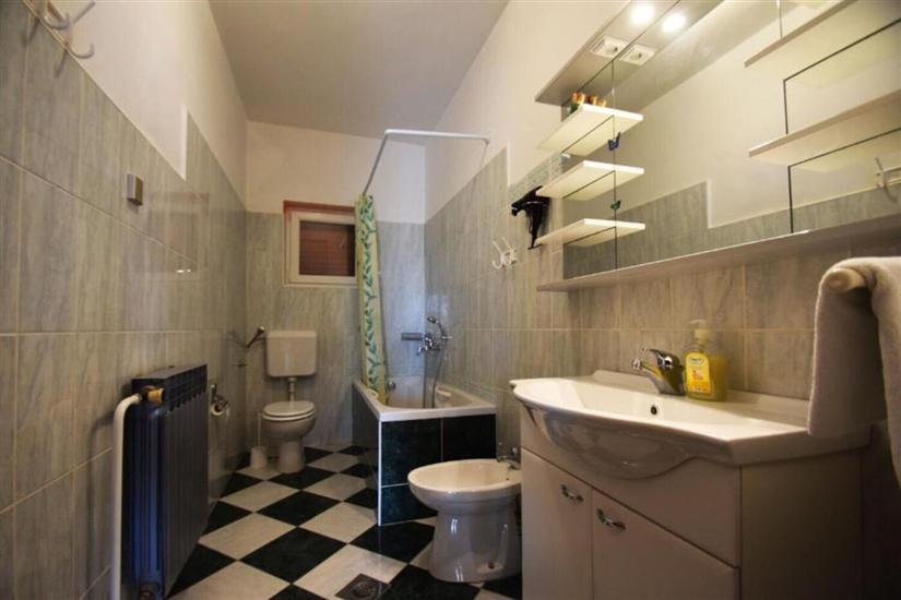 Apartment A1, for 9 persons