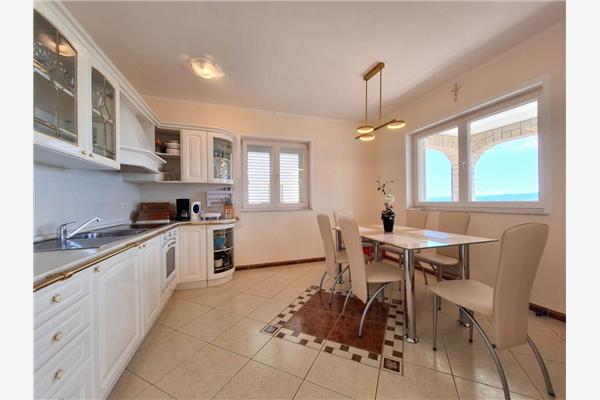 Apartment A2, for 6 persons