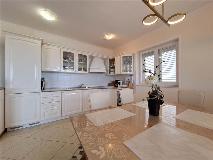 Apartment A2, for 6 persons