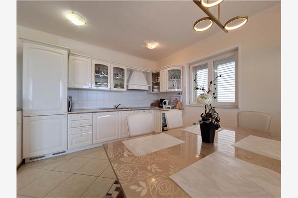 Apartment A2, for 6 persons