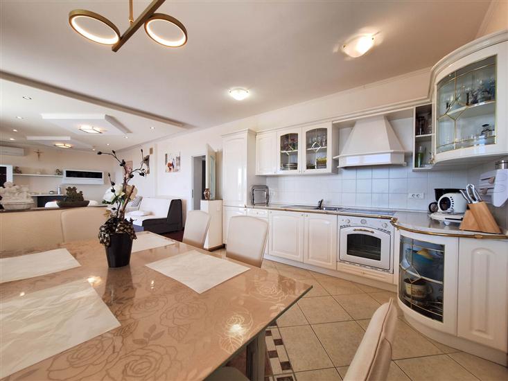 Apartment A2, for 6 persons