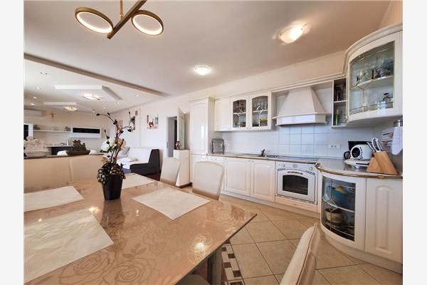 Apartment A2, for 6 persons