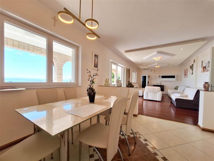 Apartment A2, for 6 persons