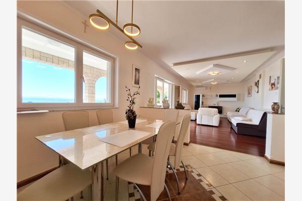 Apartment A2, for 6 persons