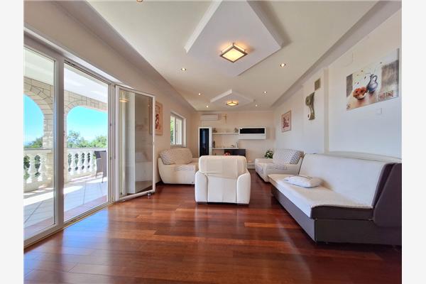 Apartment A2, for 6 persons