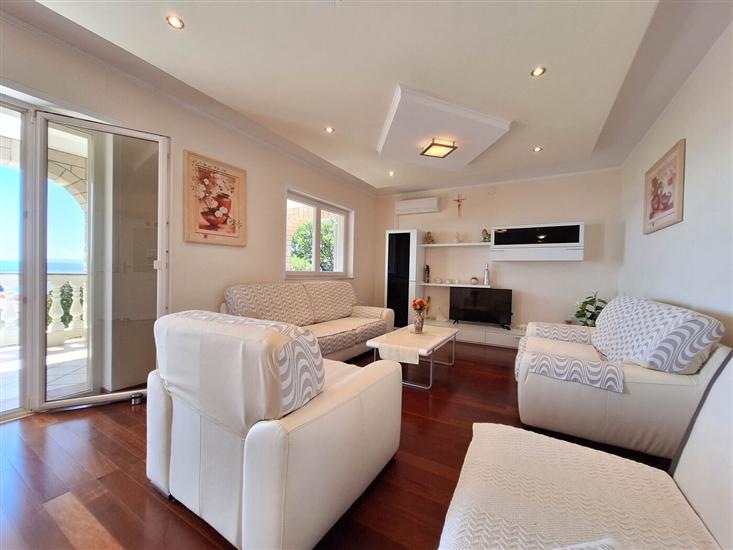 Apartment A2, for 6 persons