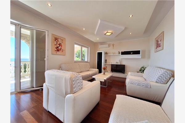 Apartment A2, for 6 persons