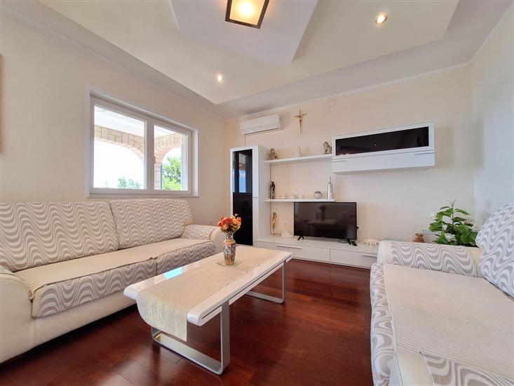 Apartment A2, for 6 persons