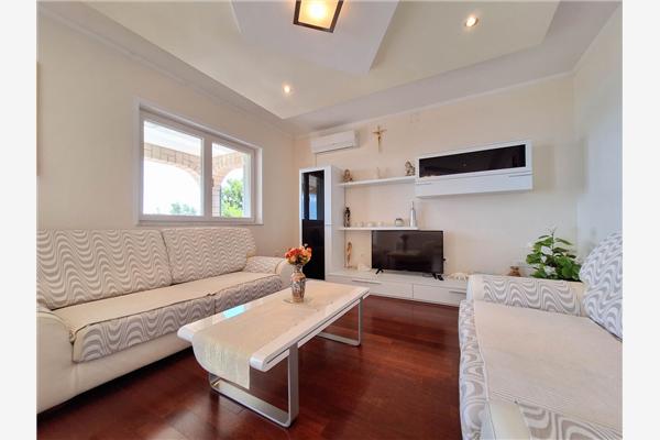 Apartment A2, for 6 persons