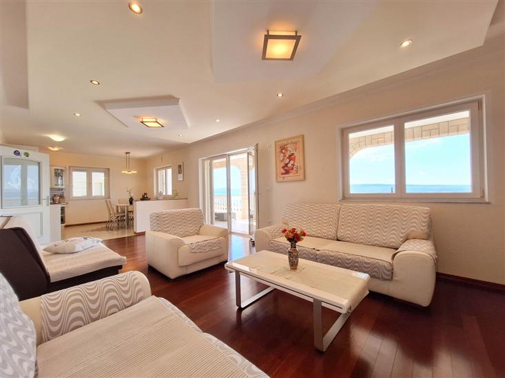 Apartment A2, for 6 persons