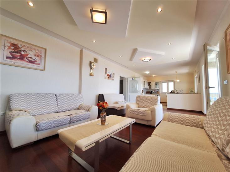 Apartment A2, for 6 persons