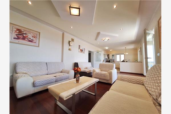 Apartment A2, for 6 persons