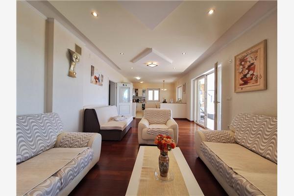 Apartment A2, for 6 persons