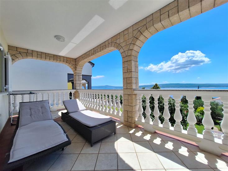 Apartment A2, for 6 persons