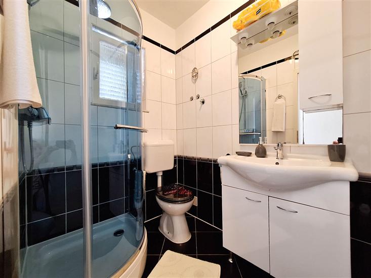 Apartment A2, for 6 persons