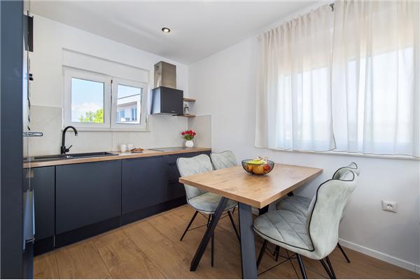 Hiša K1, na 8 osebe