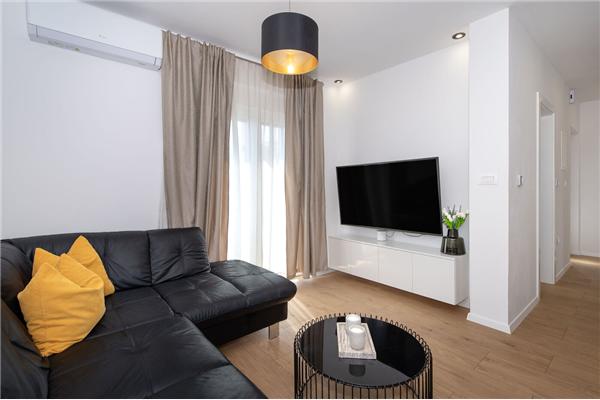 Hiša K1, na 8 osebe