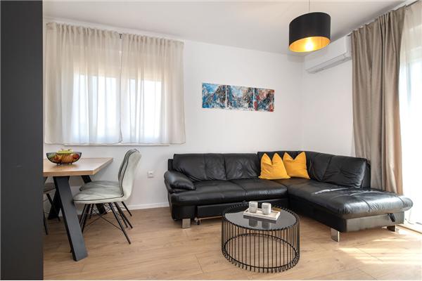 Hiša K1, na 8 osebe