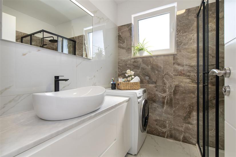 Hiša K1, na 8 osebe