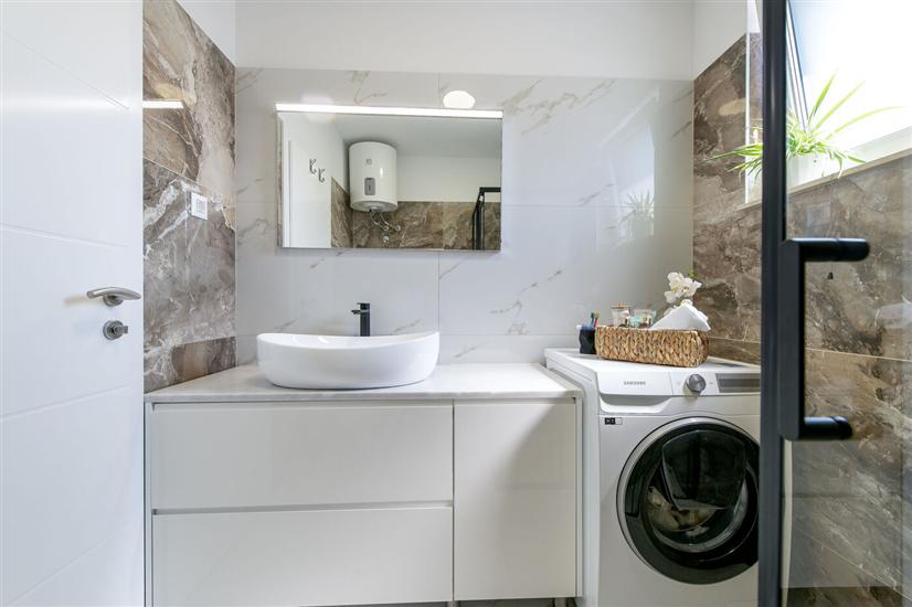 Hiša K1, na 8 osebe