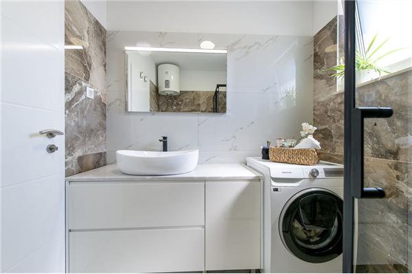 Hiša K1, na 8 osebe