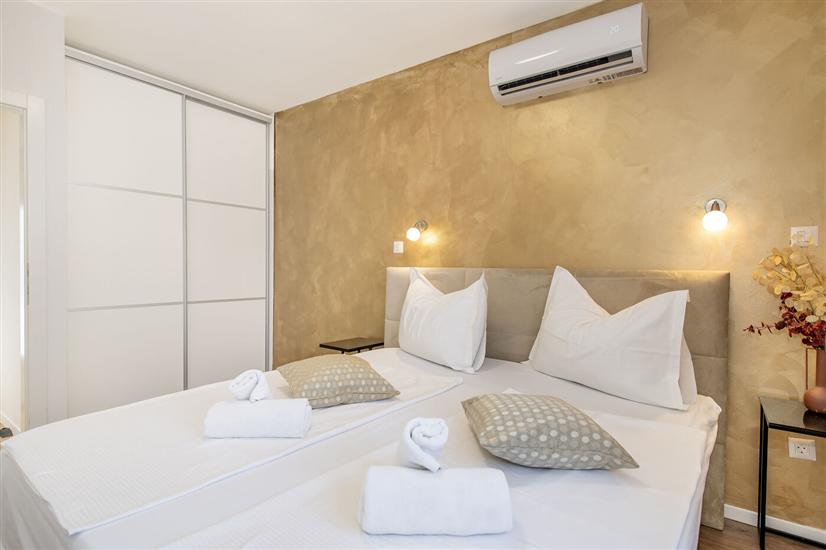 Hiša K1, na 8 osebe