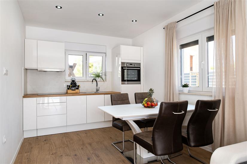 Hiša K1, na 8 osebe