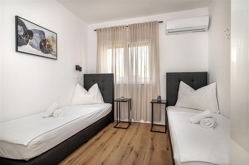 Hiša K1, na 8 osebe