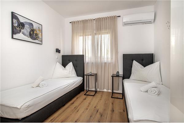 Hiša K1, na 8 osebe