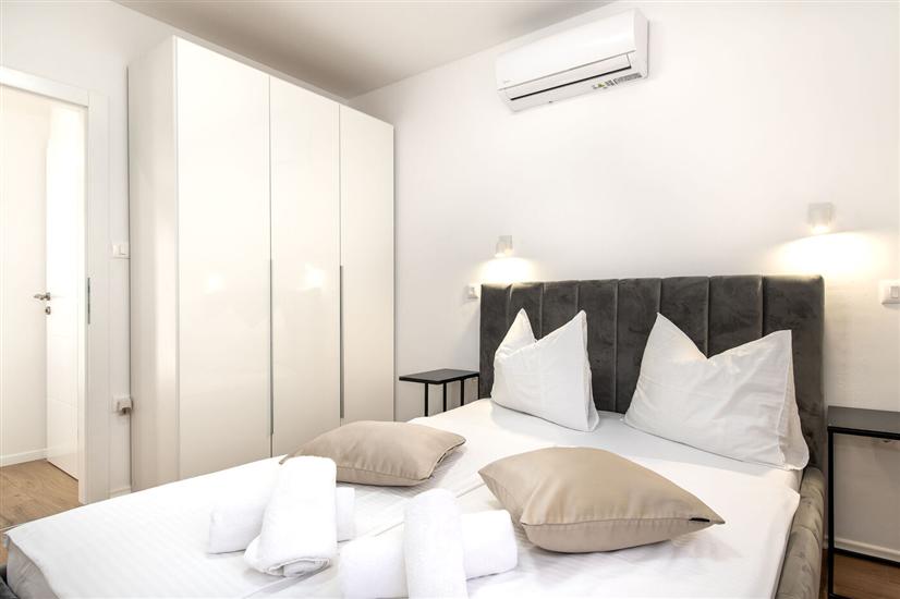 Hiša K1, na 8 osebe