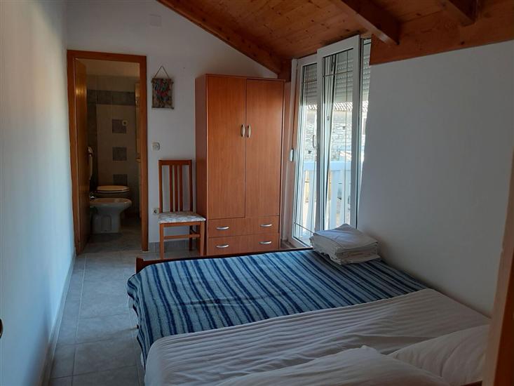 House K1, for 10 persons