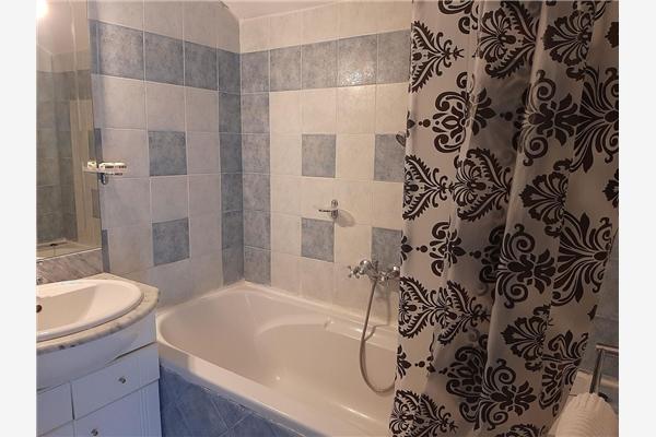 House K1, for 10 persons