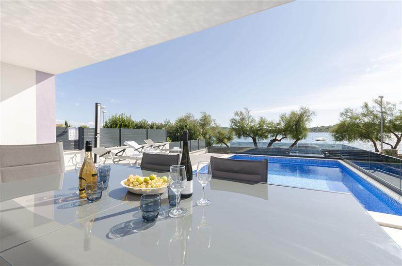 Apartment Adriatic with pool