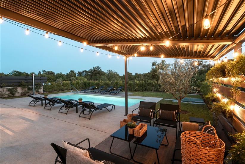 Villa Palazzina I s bazenom i wellnesom