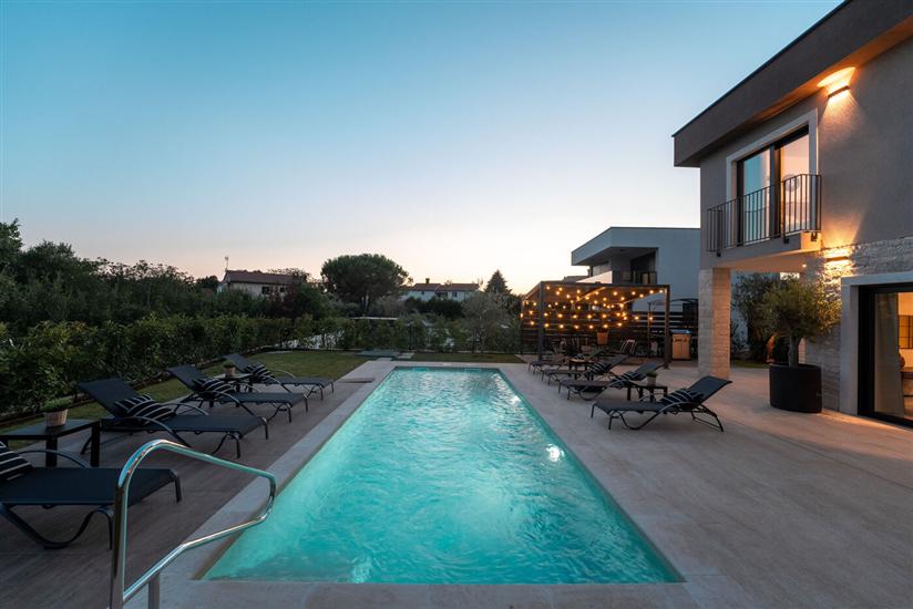 Villa Palazzina I s bazenom i wellnesom