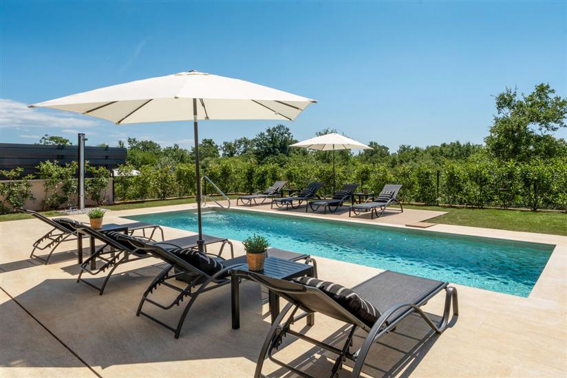 Villa Palazzina I s bazenom i wellnesom