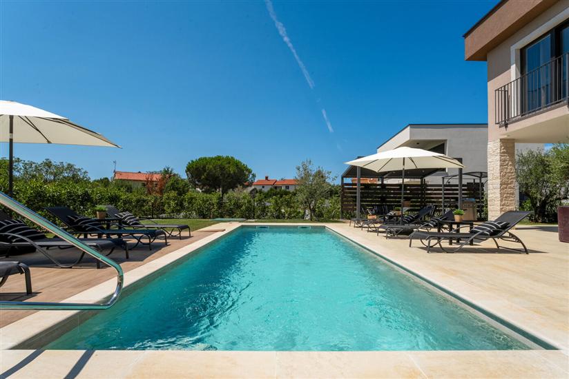 Villa Palazzina I s bazenom i wellnesom