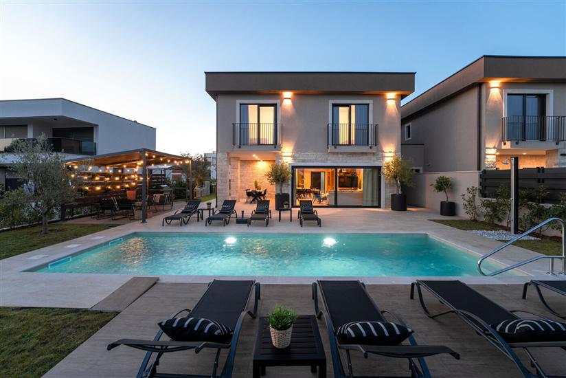 Villa Palazzina I s bazenom i wellnesom