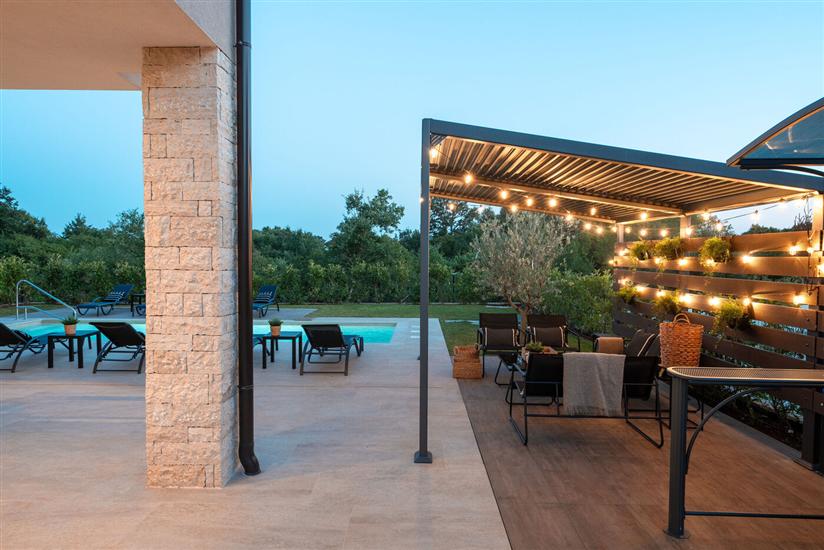 Villa Palazzina I s bazenom i wellnesom