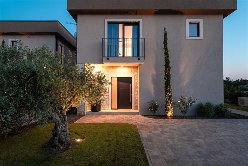 Villa Palazzina I s bazenom i wellnesom