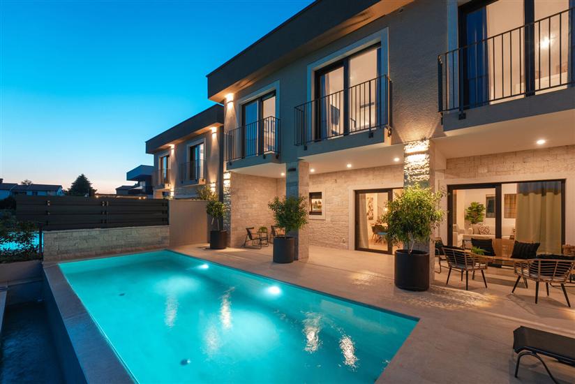 Villa Palazzina II s bazenom i wellnesom