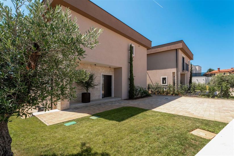 Villa Palazzina II s bazenom i wellnesom