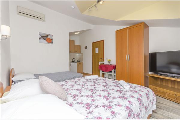 Apartment A4, for 3 persons