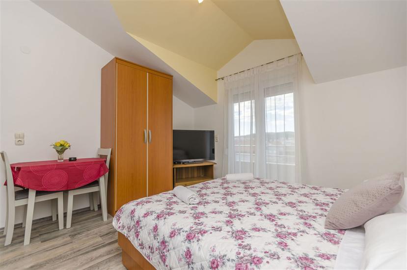 Apartment A4, for 3 persons