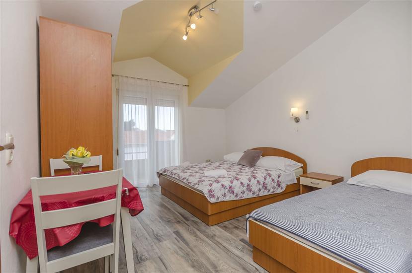 Apartment A4, for 3 persons