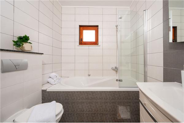 Apartment A1, for 5 persons